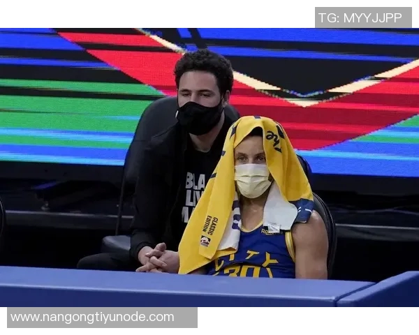 库里解读独特阵容背后的科尔战术理念球员们已习惯这种灵活打法