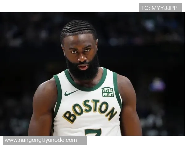 杰伦布朗直播中打电话给詹姆斯探讨植发的可能性与想法