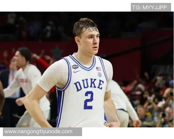 弗拉格18岁单场25分5篮板5助攻成詹姆斯之后首位年轻球员